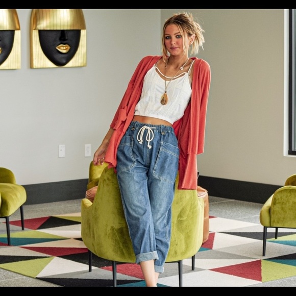 The CARIS Lace Detail Cami Top - Picture 2 of 5